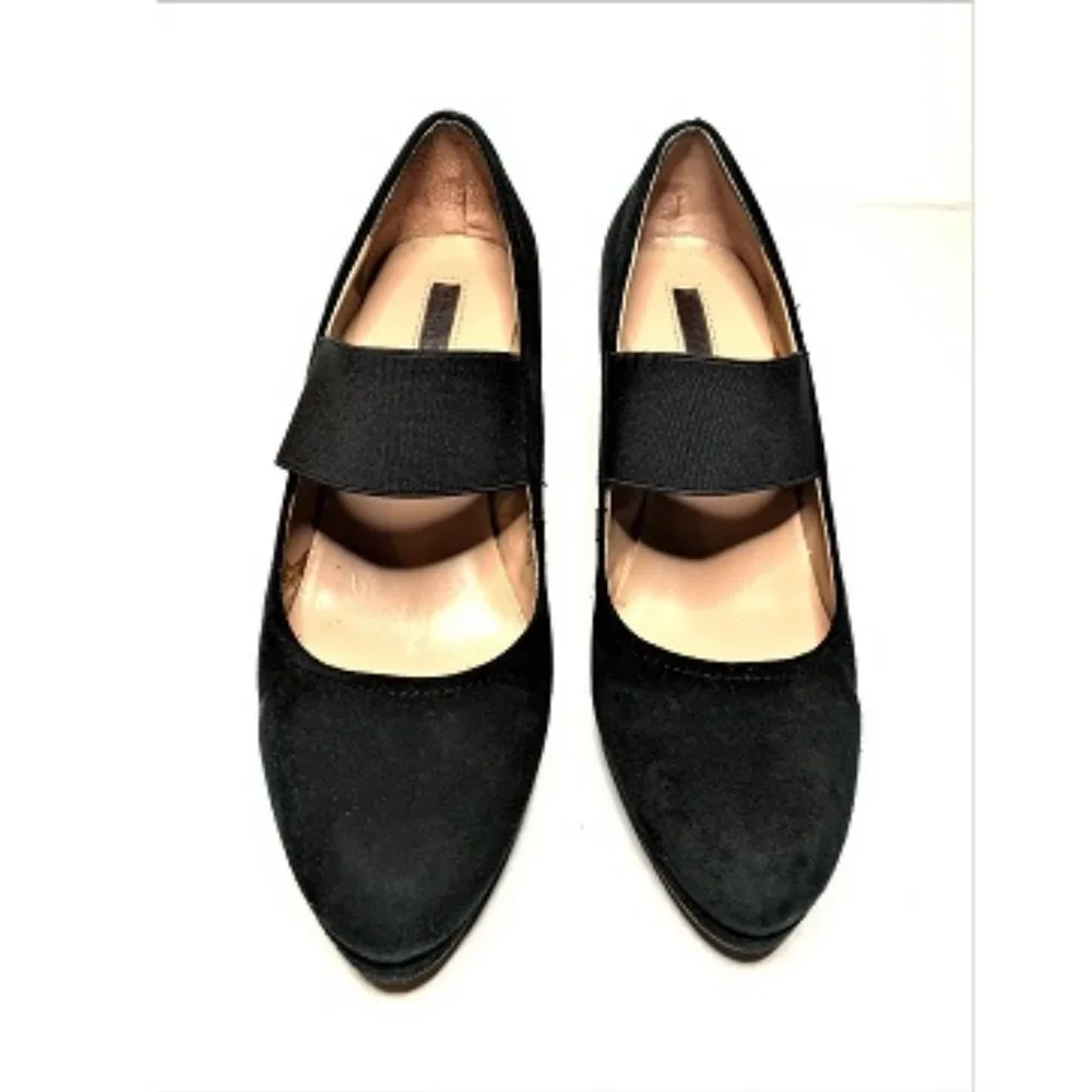 TAHARI Black Suede Wedge Heels